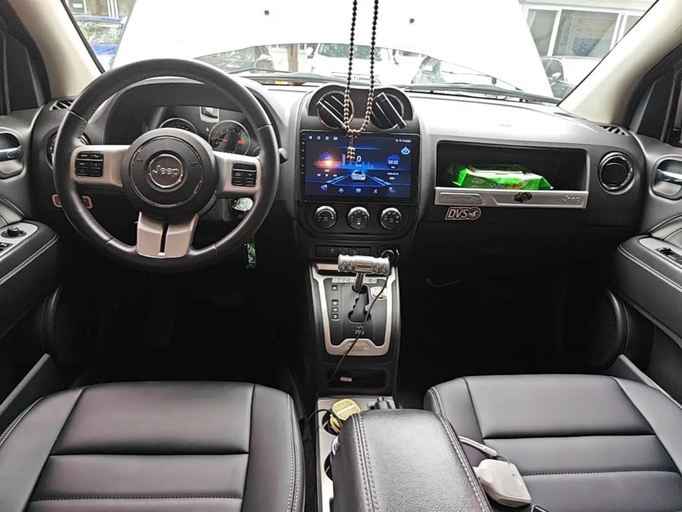 Jeep Compass 2014 Revised Version 2.4L Four-Wheel Drive Comfort Edition — миниатюра 10