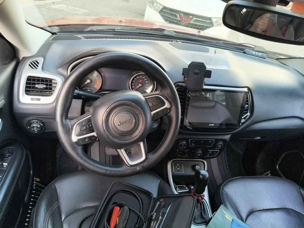 Jeep Compass 2017 200T Automatic Family Edition — миниатюра 11