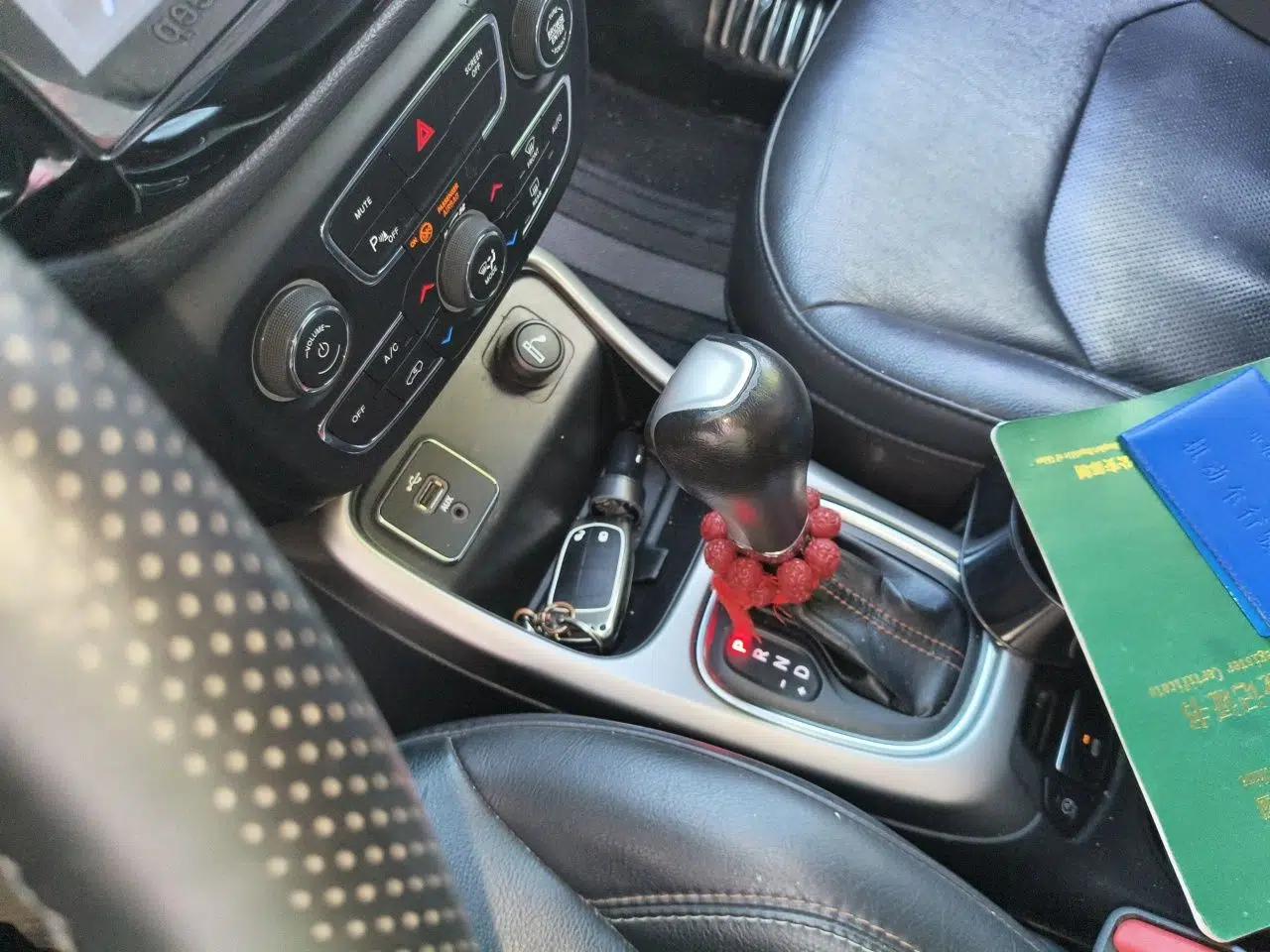 Jeep Compass 2017 200T Automatic Family Edition — миниатюра 15