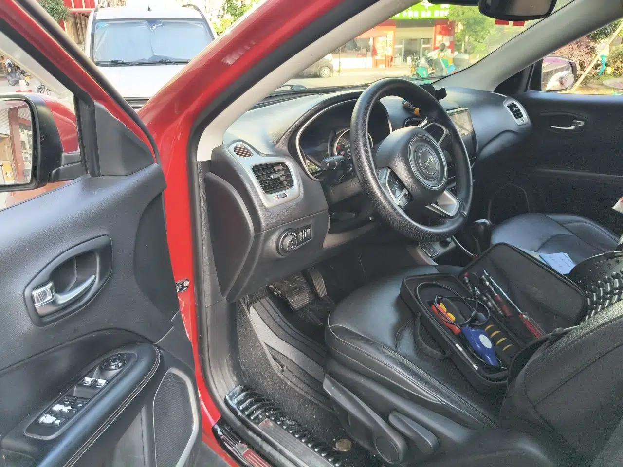 Jeep Compass 2017 200T Automatic Family Edition — миниатюра 17