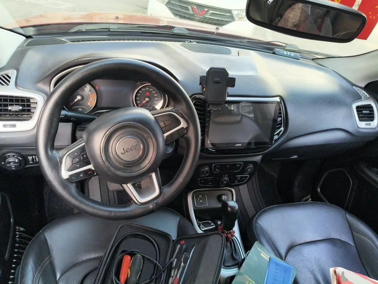 Jeep Compass 2017 200T Automatic Family Edition — миниатюра 10