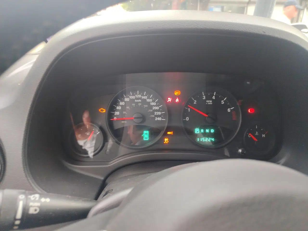 Jeep Compass 2011 2.4L four-wheel-drive sport version — миниатюра 12