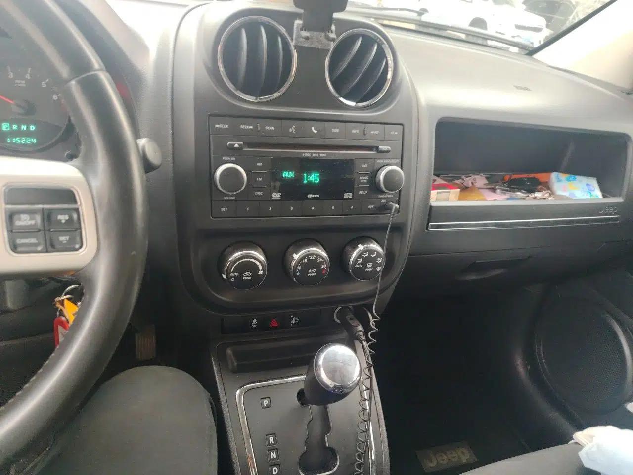 Jeep Compass 2011 2.4L four-wheel-drive sport version — миниатюра 14