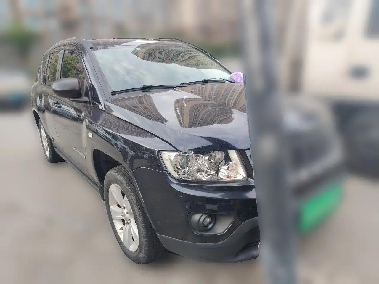 Jeep Compass 2011 2.4L four-wheel-drive sport version — миниатюра 3