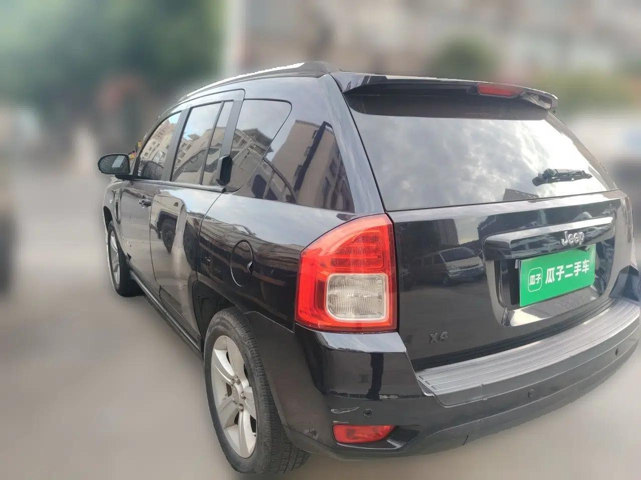 Jeep Compass 2011 2.4L four-wheel-drive sport version — миниатюра 4