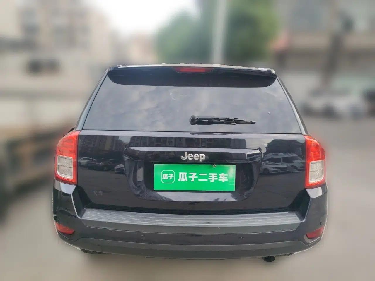 Jeep Compass 2011 2.4L four-wheel-drive sport version — миниатюра 5