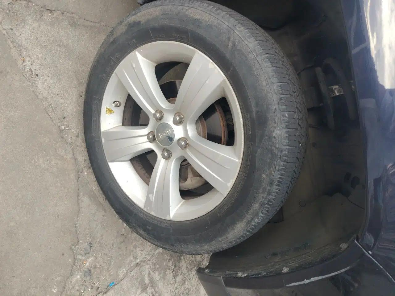 Jeep Compass 2011 2.4L four-wheel-drive sport version — миниатюра 8