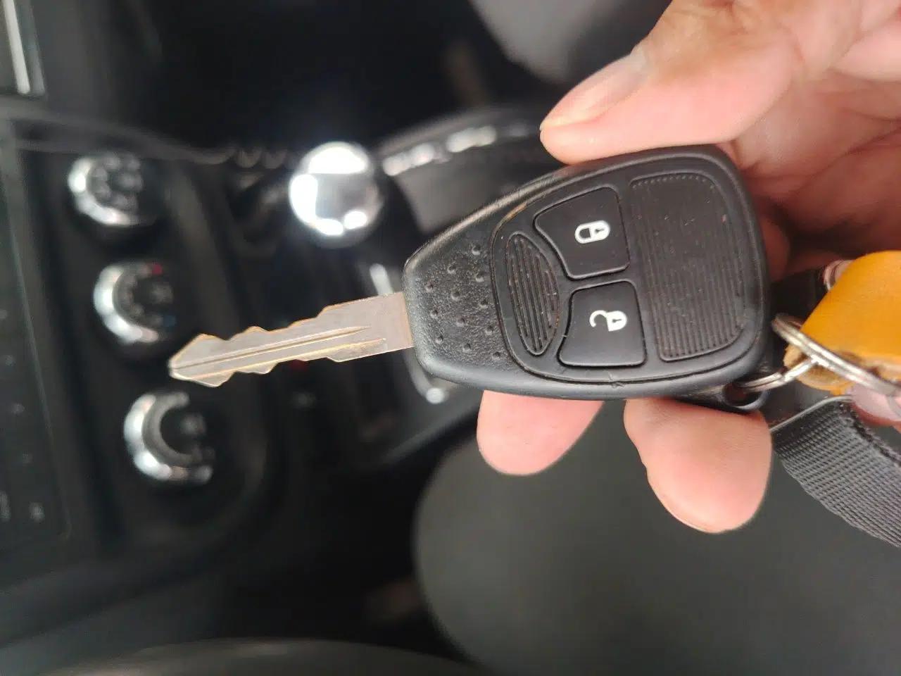 Jeep Compass 2011 2.4L four-wheel-drive sport version — миниатюра 9