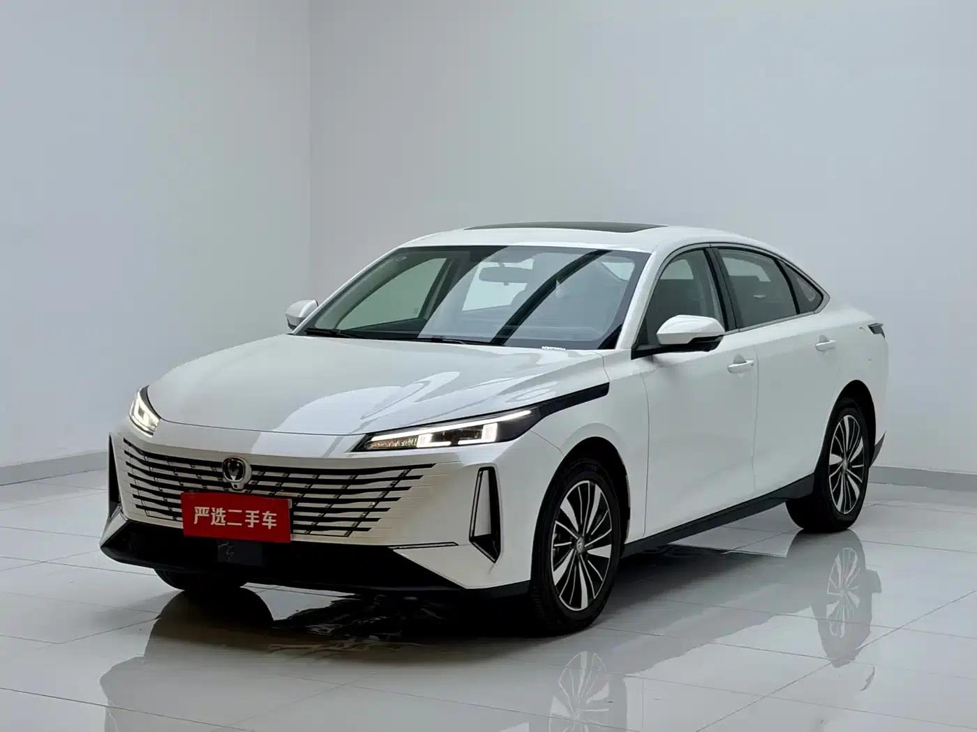 Changan Eado PHEV 2025 Smart Blue Whale 145KM Battleship Edition — миниатюра 1