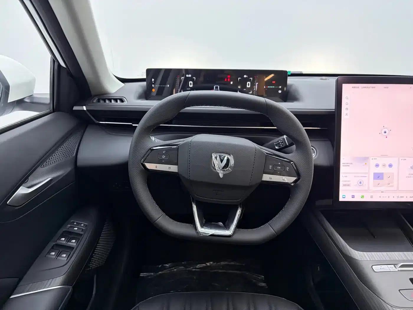 Changan Eado PHEV 2025 Smart Blue Whale 145KM Battleship Edition — миниатюра 6