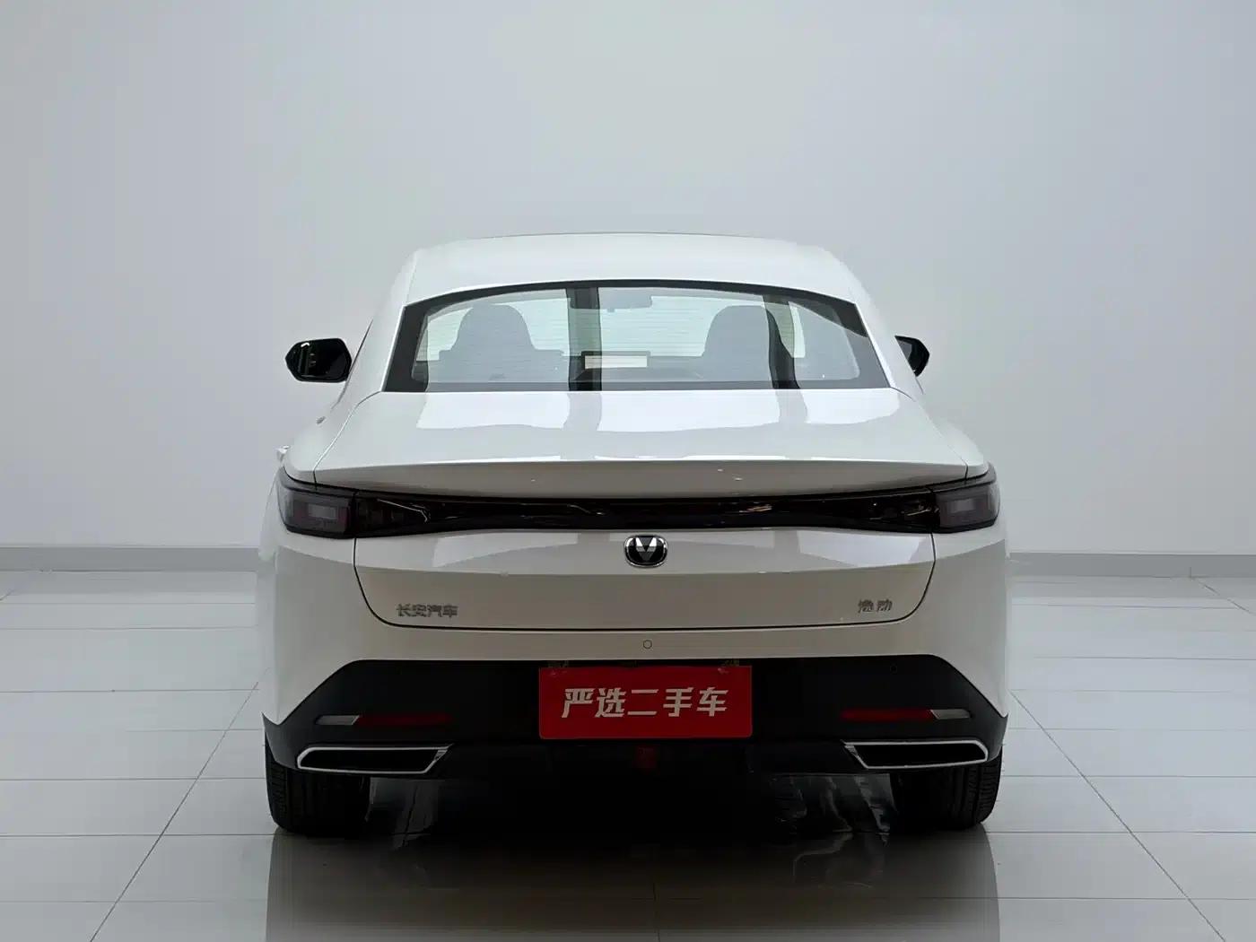 Changan Eado PHEV 2025 Smart Blue Whale 145KM Battleship Edition — миниатюра 8