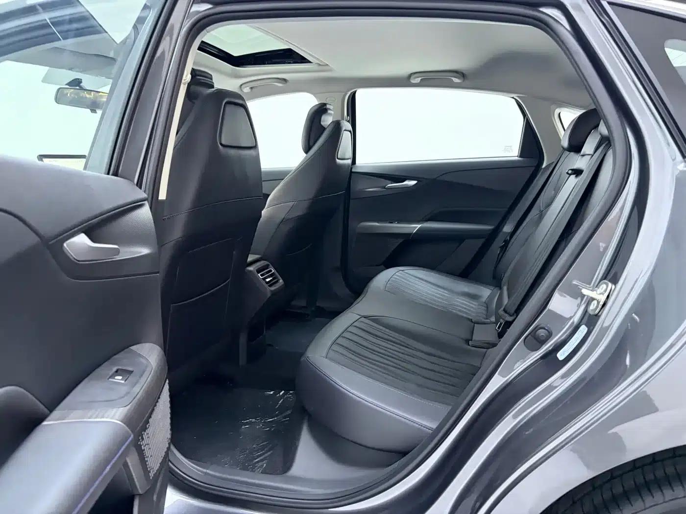 Changan Eado PHEV 2025 Smart Blue Whale 145KM Battleship Edition — миниатюра 4