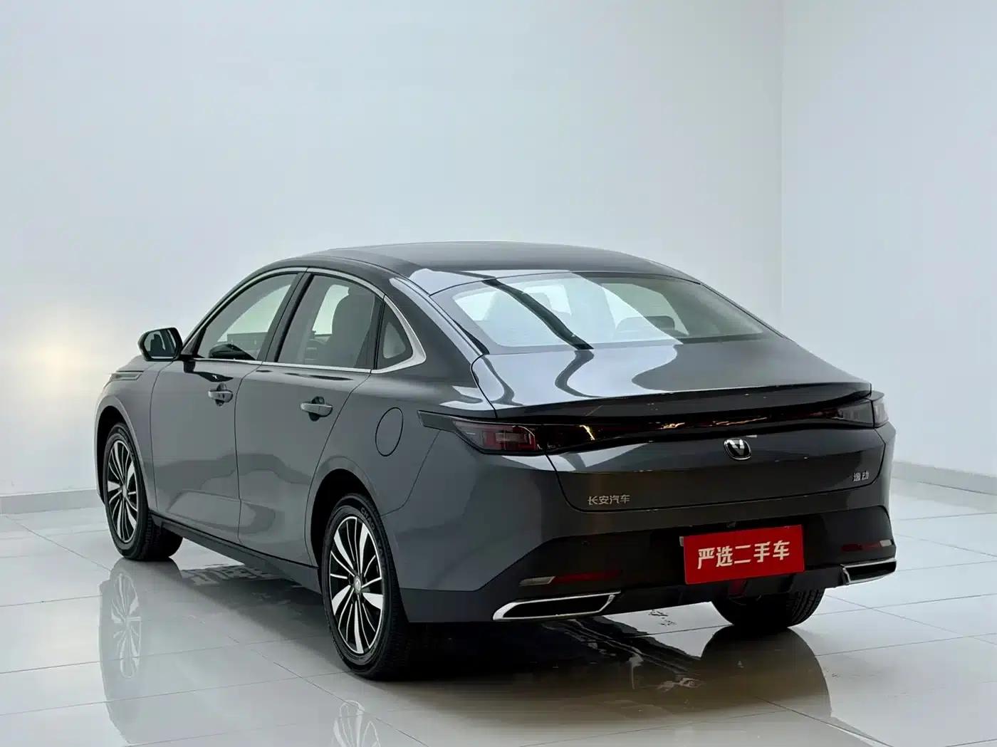 Changan Eado PHEV 2025 Smart Blue Whale 145KM Battleship Edition — миниатюра 9
