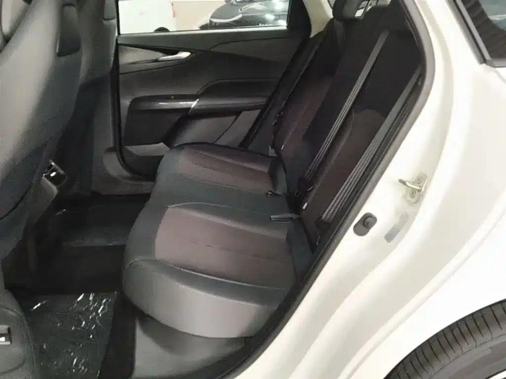 Changan Eado PHEV 2025 Smart Blue Whale 145KM High-Performance Edition — миниатюра 17
