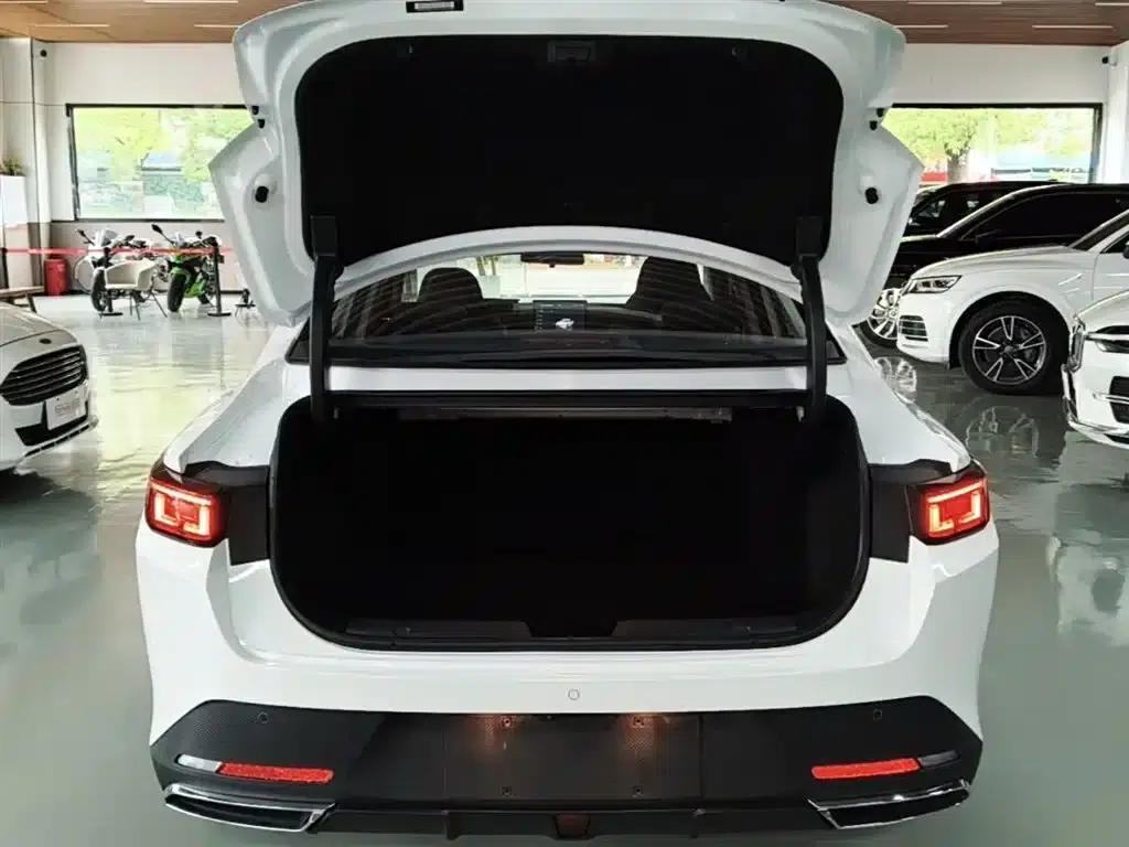 Changan Eado PHEV 2025 Smart Blue Whale 145KM High-Performance Edition — миниатюра 19