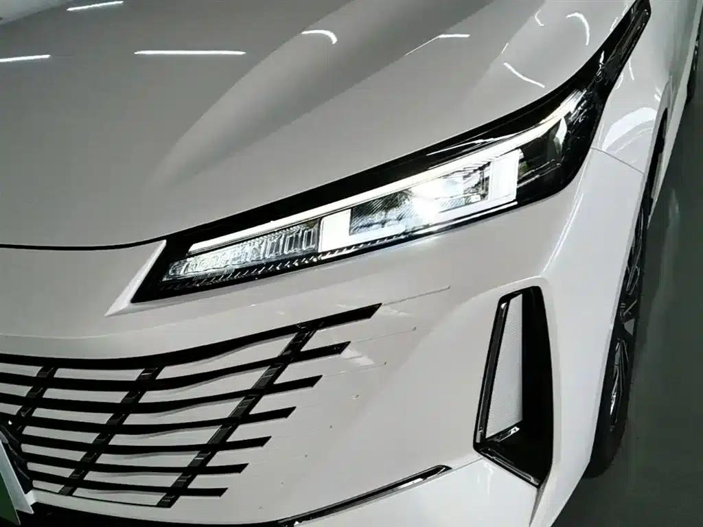 Changan Eado PHEV 2025 Smart Blue Whale 145KM High-Performance Edition — миниатюра 24