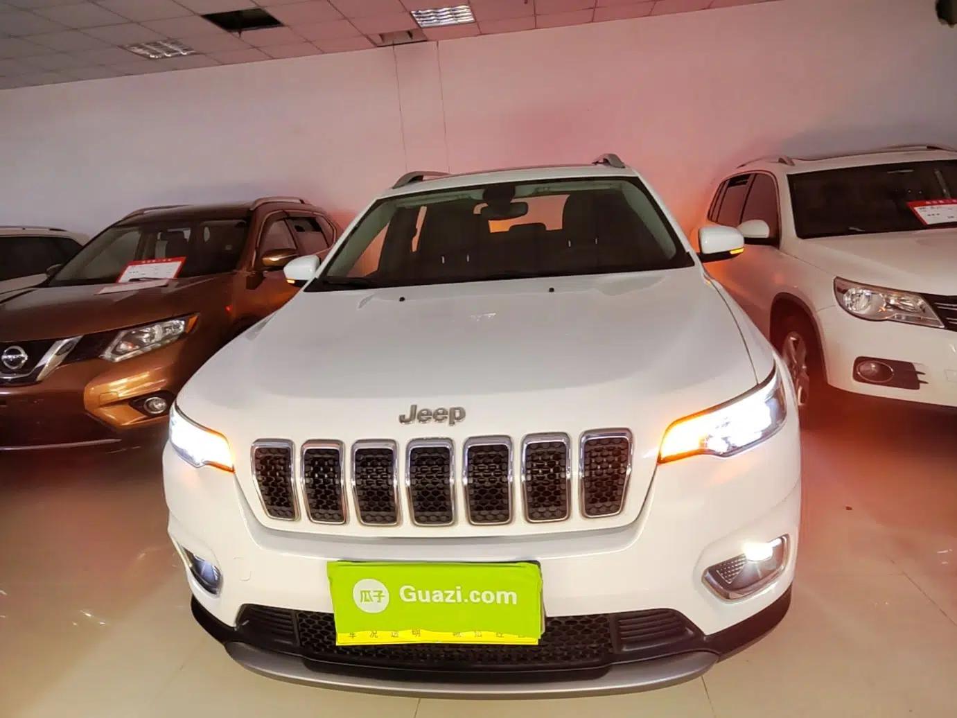 Jeep Cherokee 2019 2.0T Two-Wheel Drive Smart Enjoyment Version China VI — миниатюра 2