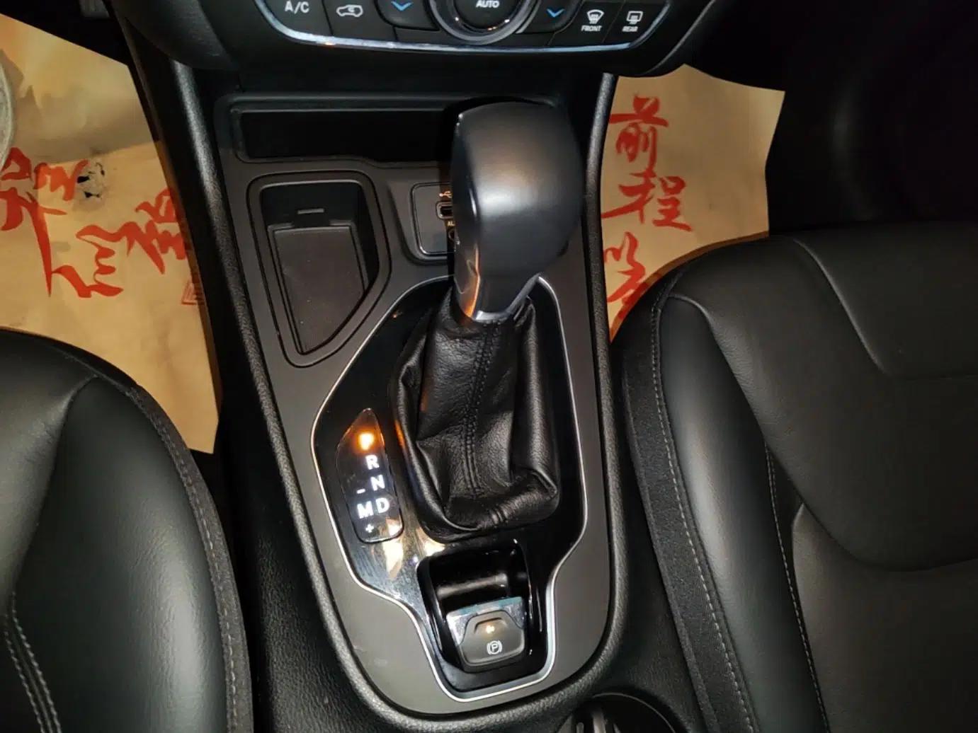 Jeep Cherokee 2019 2.0T Two-Wheel Drive Smart Enjoyment Version China VI — миниатюра 17
