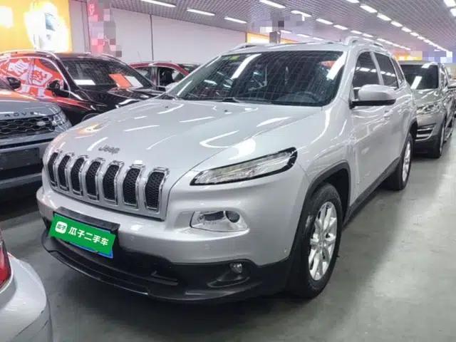 Jeep Cherokee 2016 2.4L Leading Smart Version