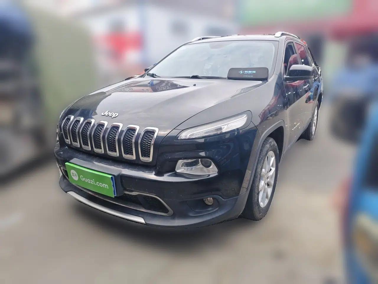 Jeep Cherokee 2017 2.0L Superior Edition — миниатюра 1