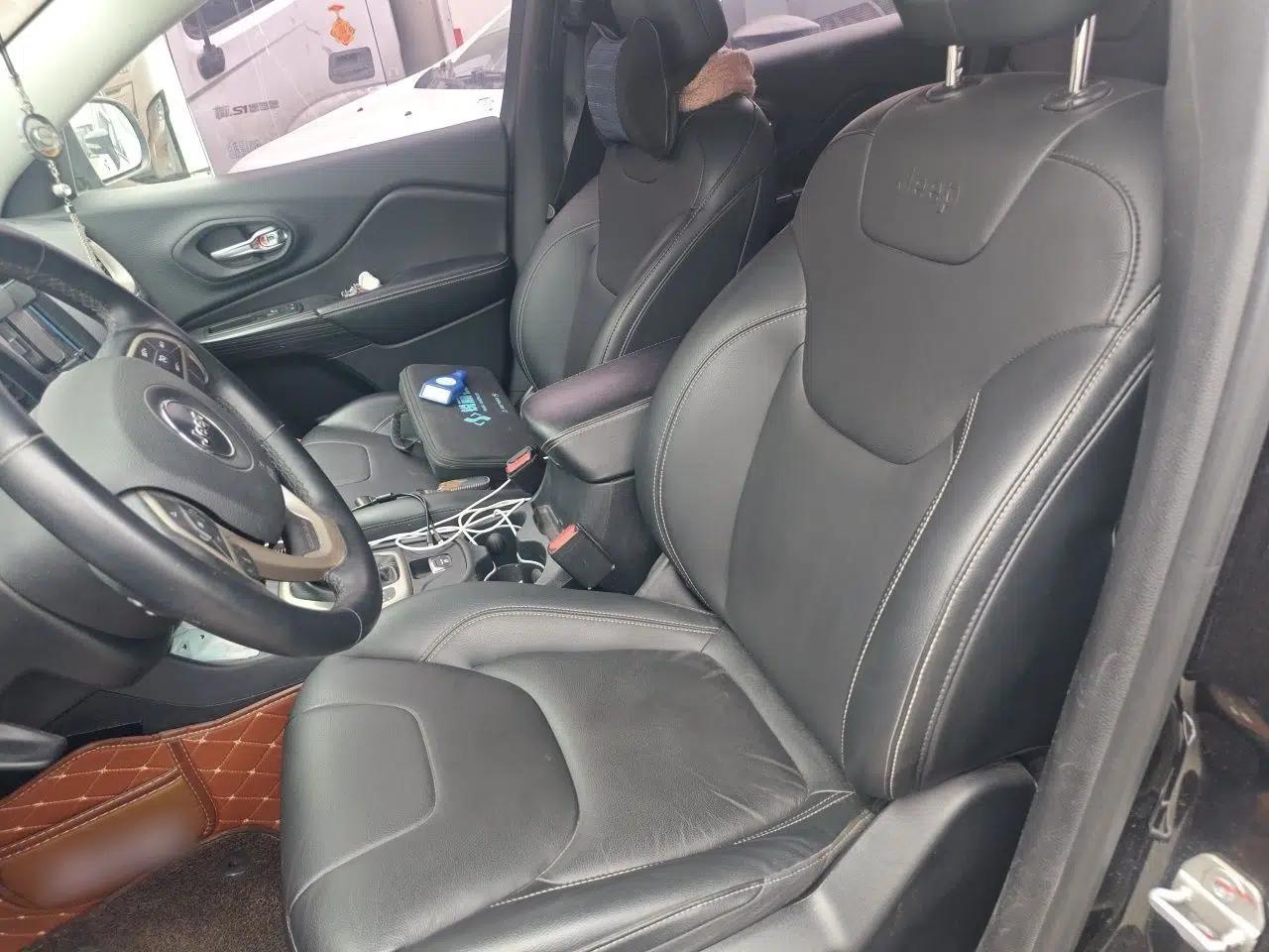 Jeep Cherokee 2017 2.0L Superior Edition — миниатюра 16