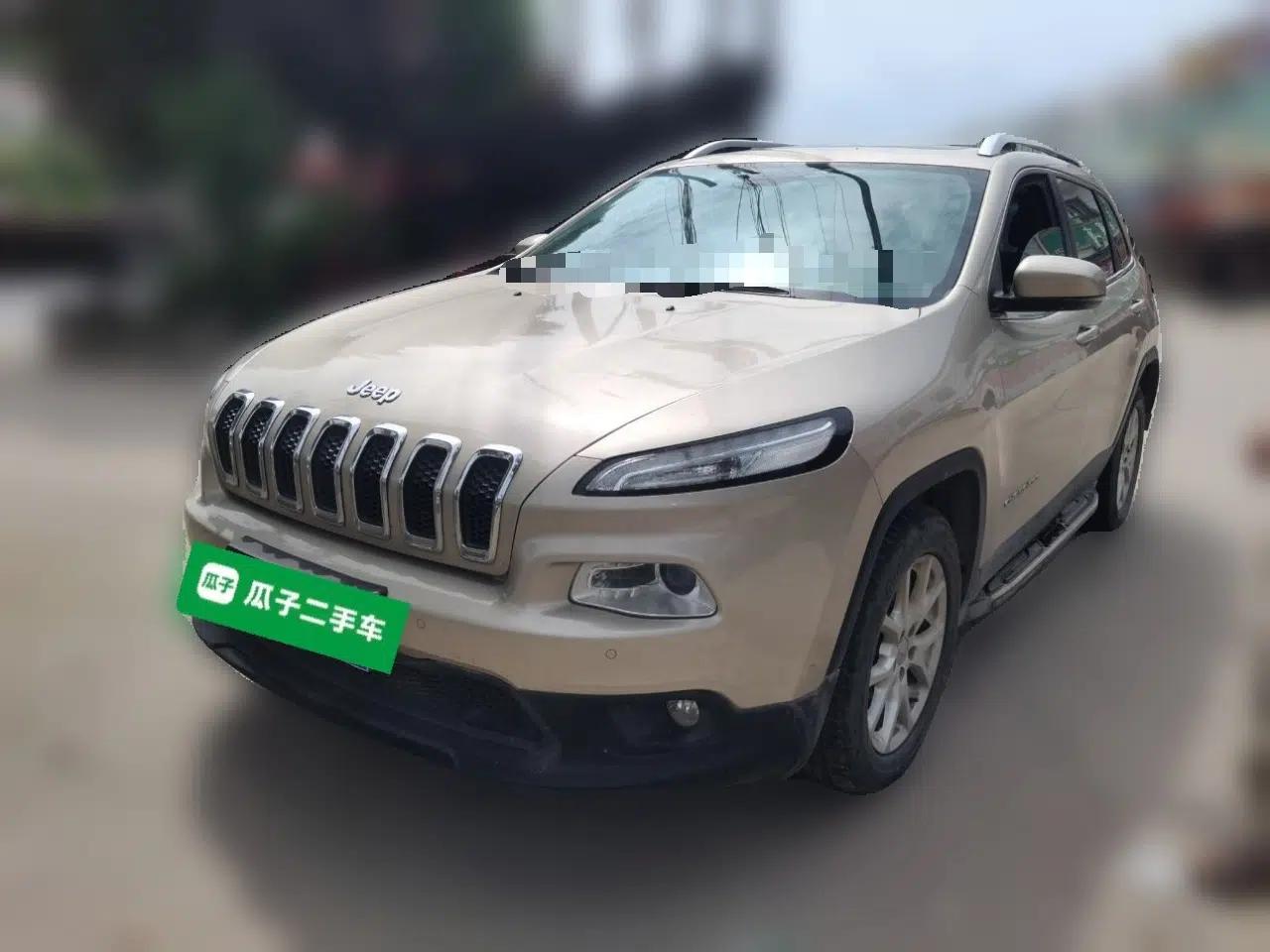 Jeep Cherokee 2016 2.0L Superior Edition — миниатюра 1