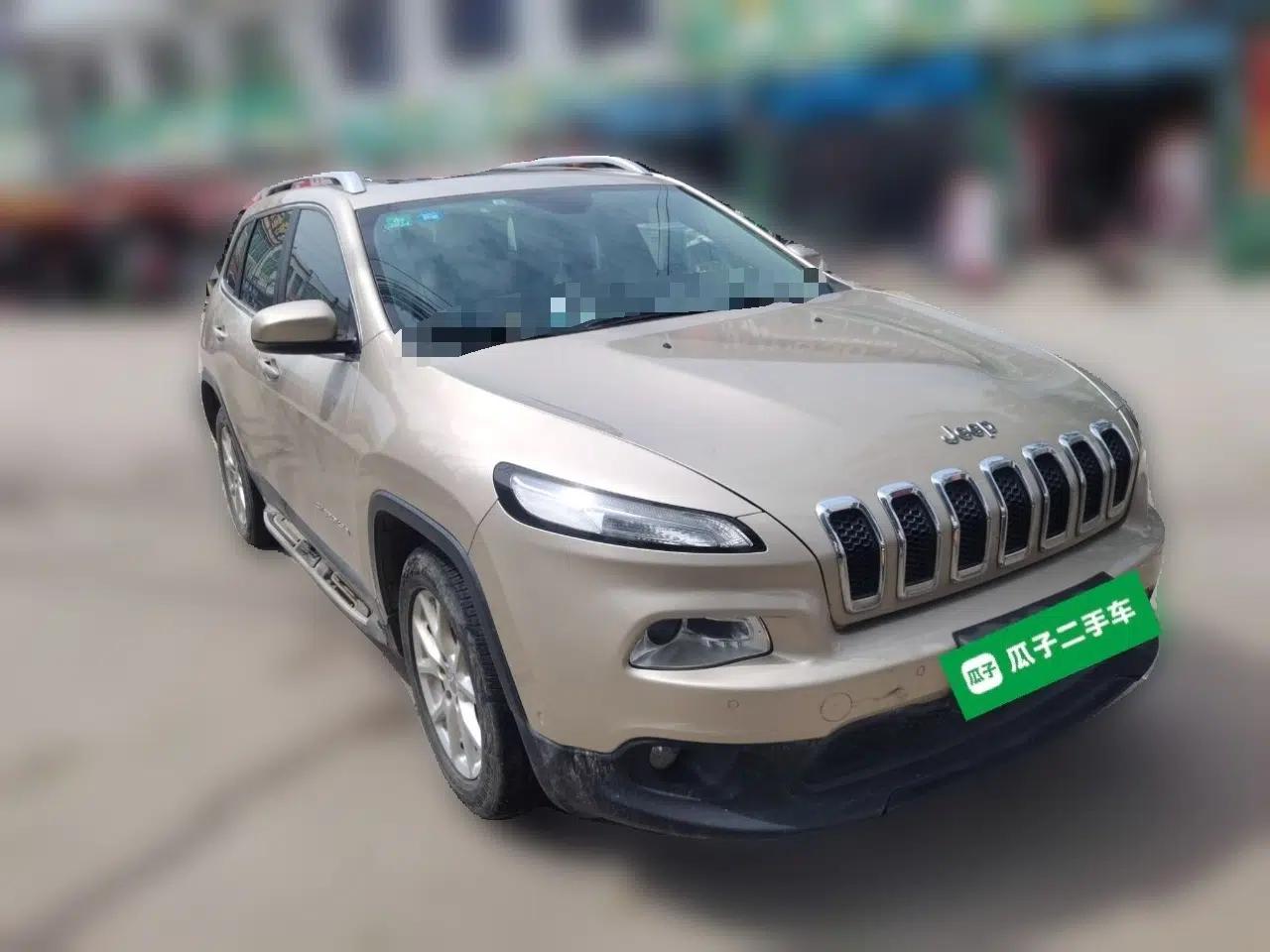 Jeep Cherokee 2016 2.0L Superior Edition — миниатюра 3