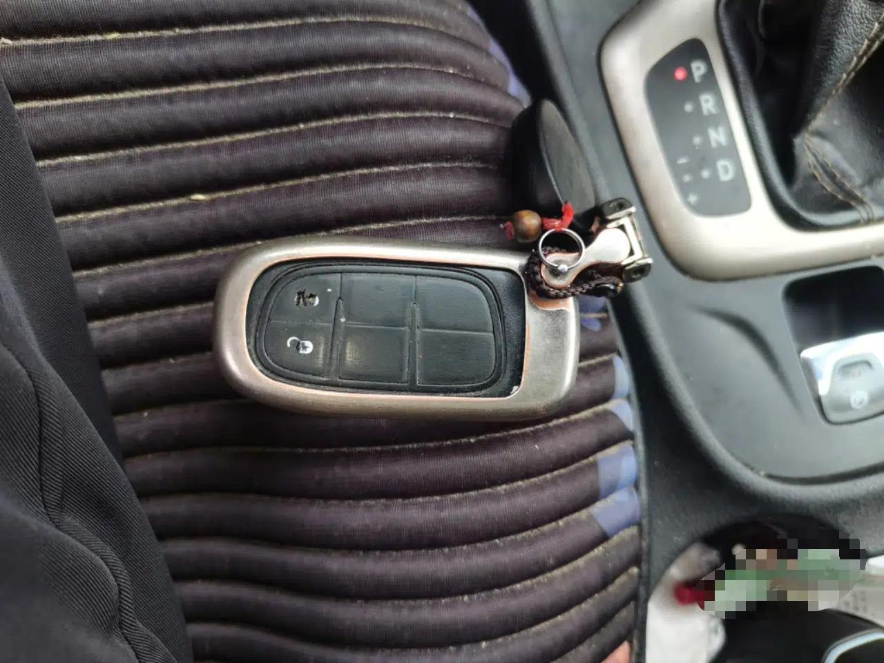 Jeep Cherokee 2016 2.0L Superior Edition — миниатюра 9