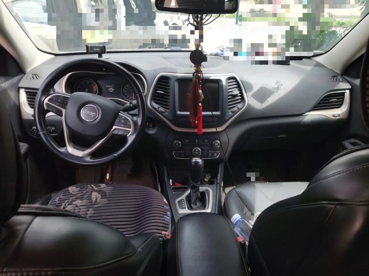 Jeep Cherokee 2016 2.0L Superior Edition — миниатюра 10