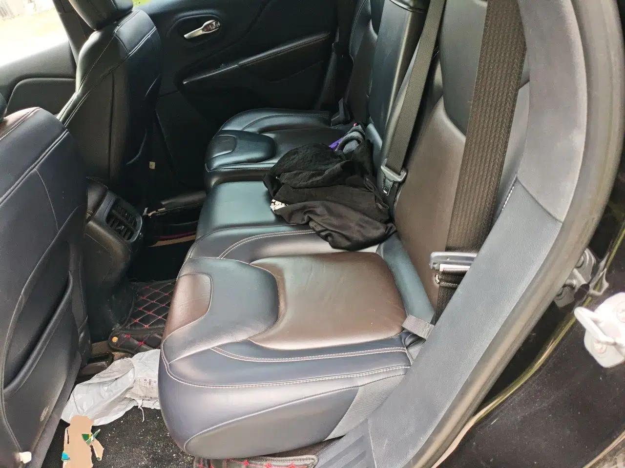 Jeep Cherokee 2016 2.4L Professional Edition — миниатюра 18