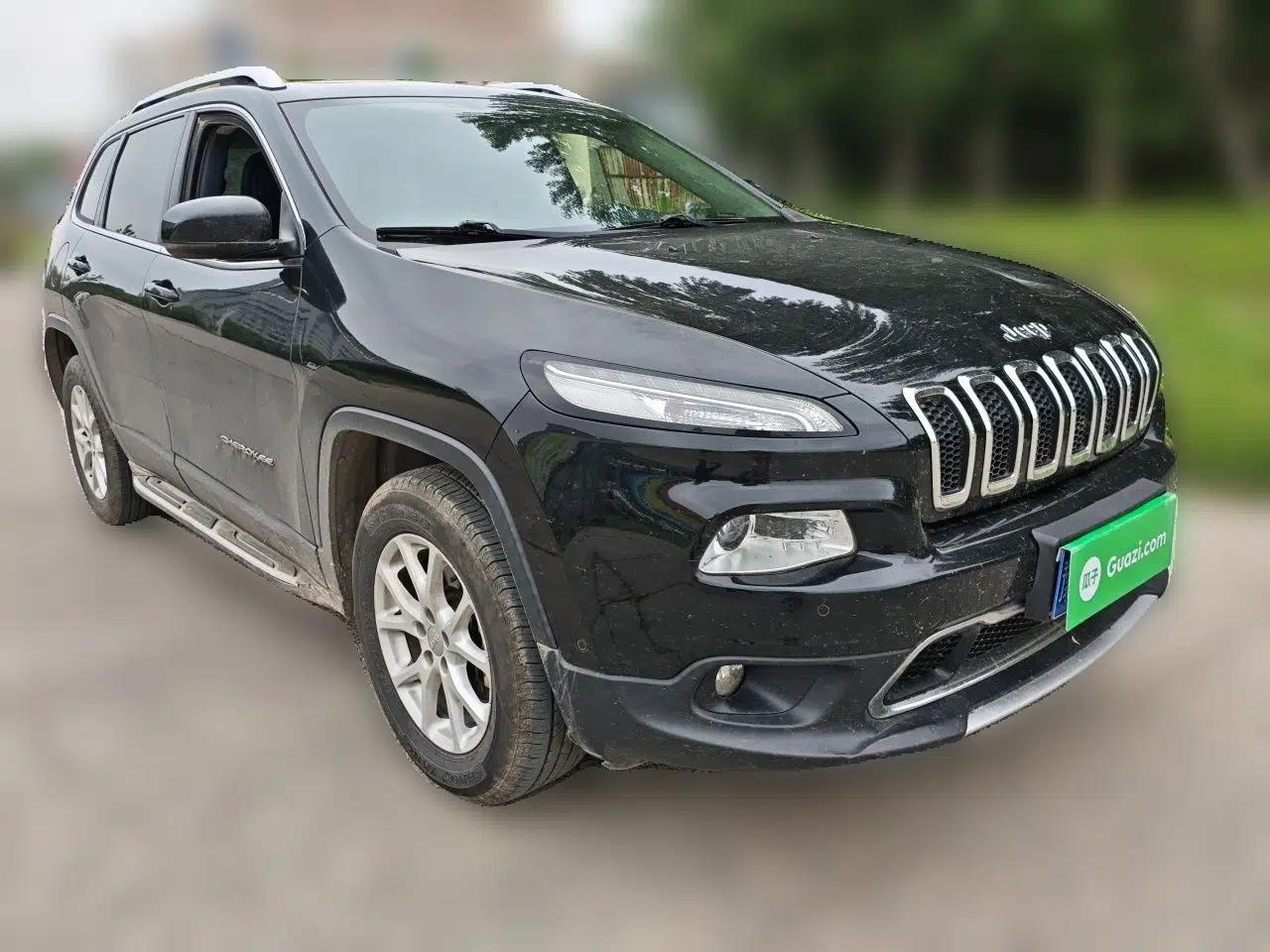 Jeep Cherokee 2016 2.4L Professional Edition — миниатюра 3