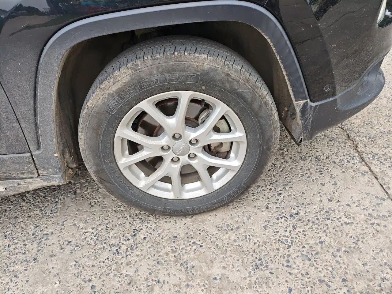Jeep Cherokee 2016 2.4L Professional Edition — миниатюра 8