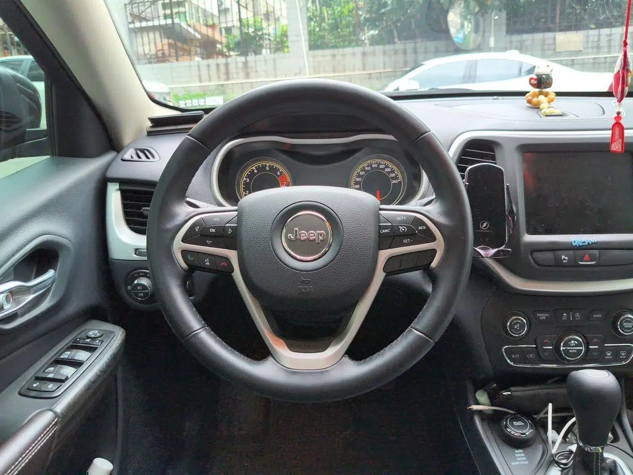 Jeep Cherokee 2016 2.4L Professional Smart Version — миниатюра 11
