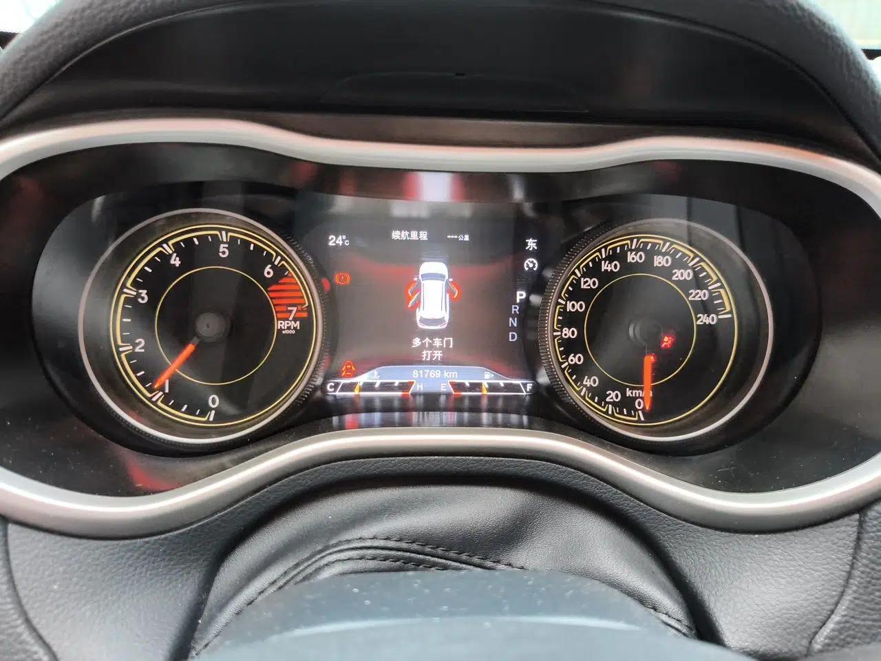 Jeep Cherokee 2016 2.4L Professional Smart Version — миниатюра 12
