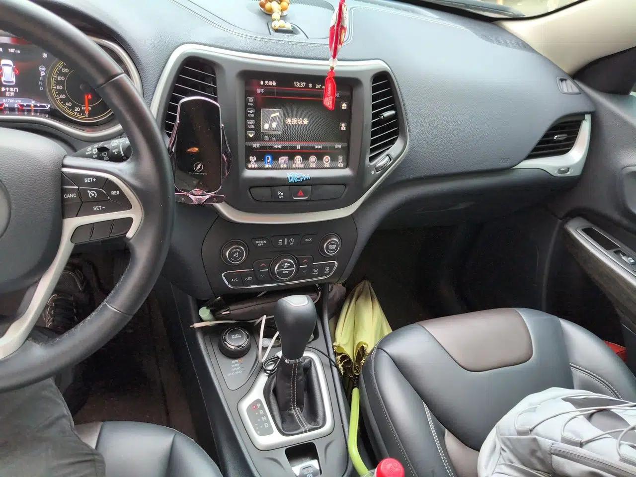 Jeep Cherokee 2016 2.4L Professional Smart Version — миниатюра 14