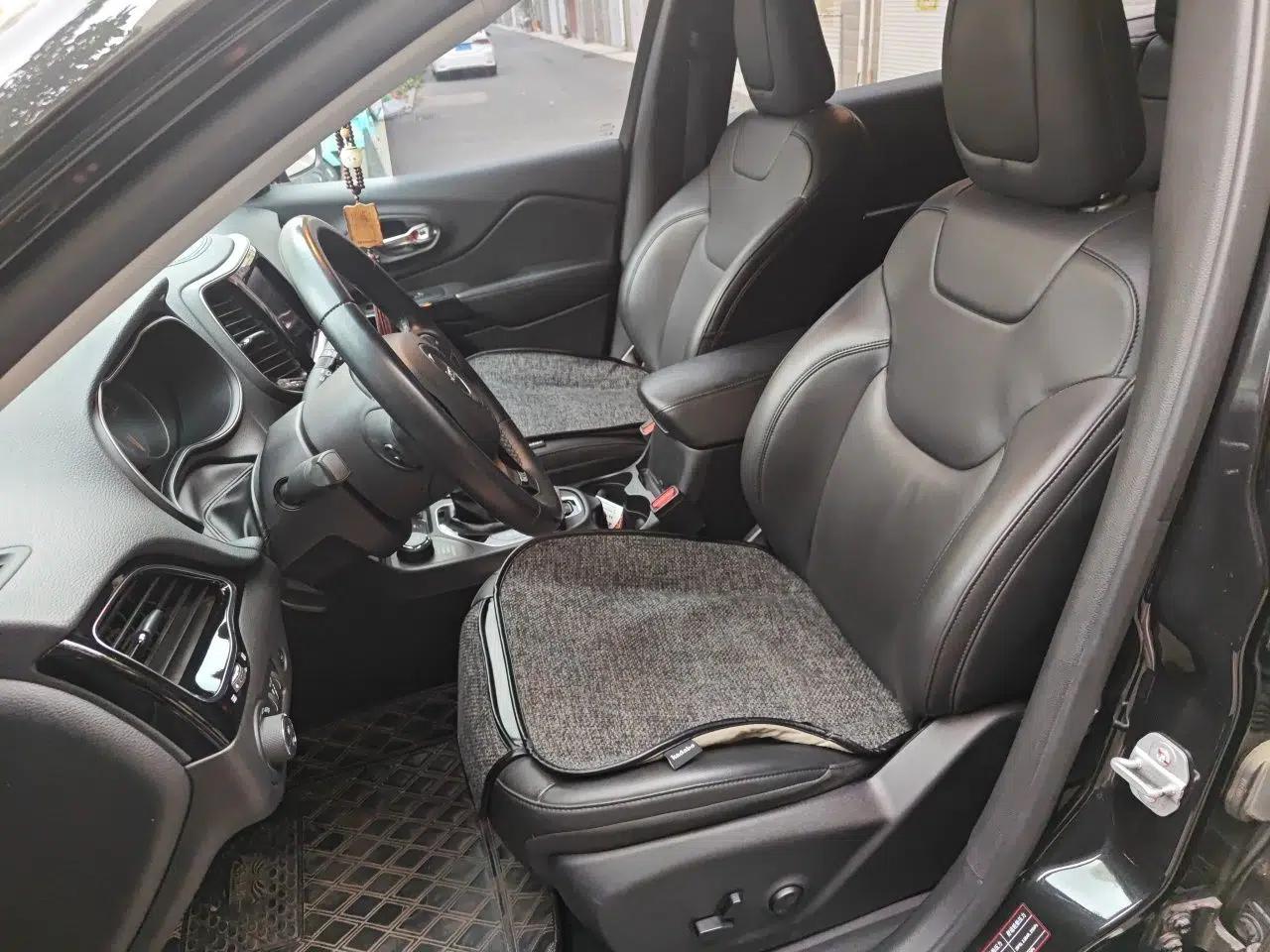 Jeep Cherokee 2020 2.0T Four-Wheel Drive Night Eagle Edition — миниатюра 16