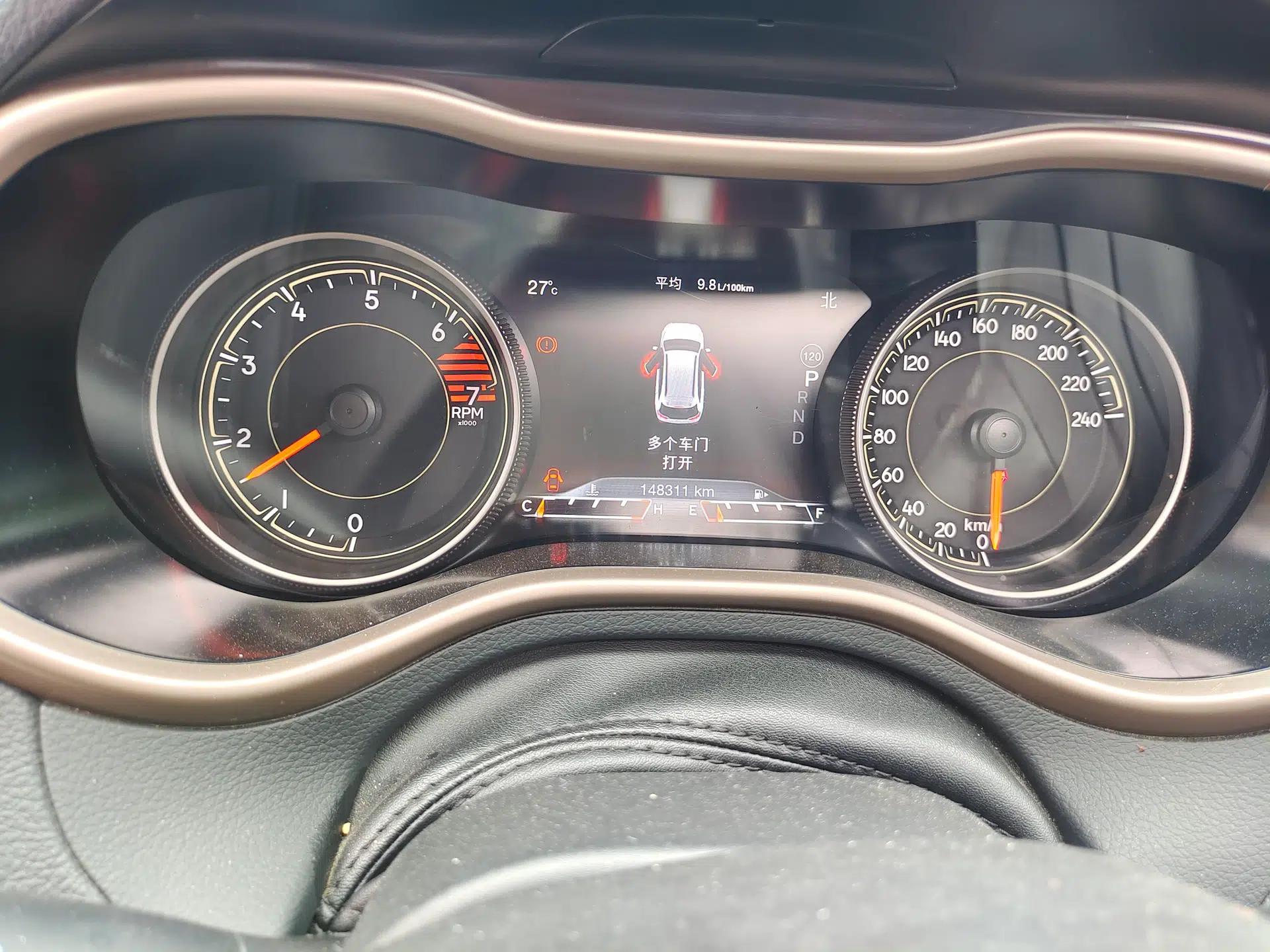 Jeep Cherokee 2016 2.0L Superior Edition — миниатюра 12