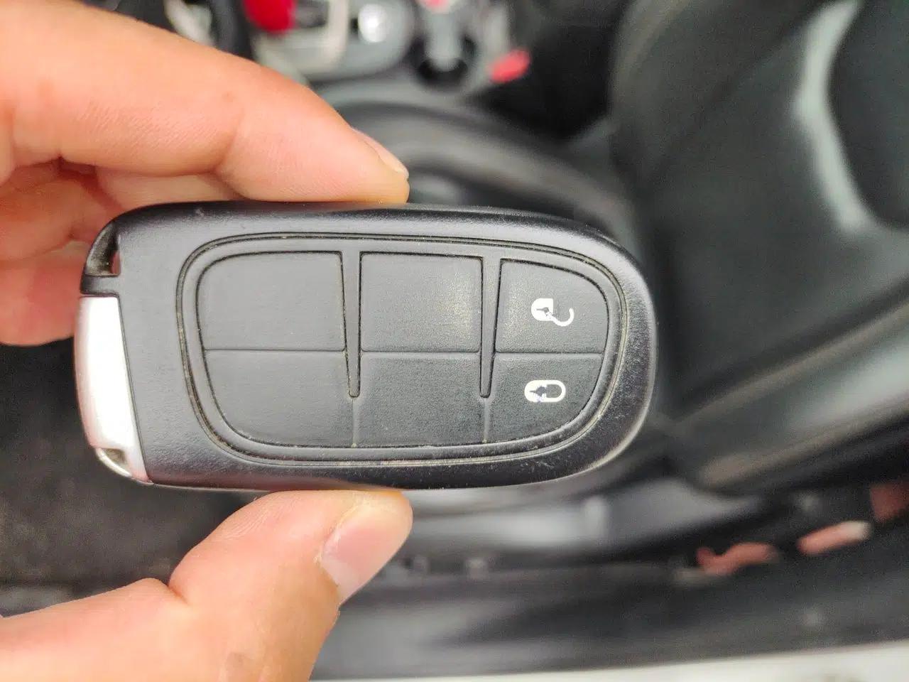 Jeep Cherokee 2016 2.0L Superior Edition — миниатюра 9