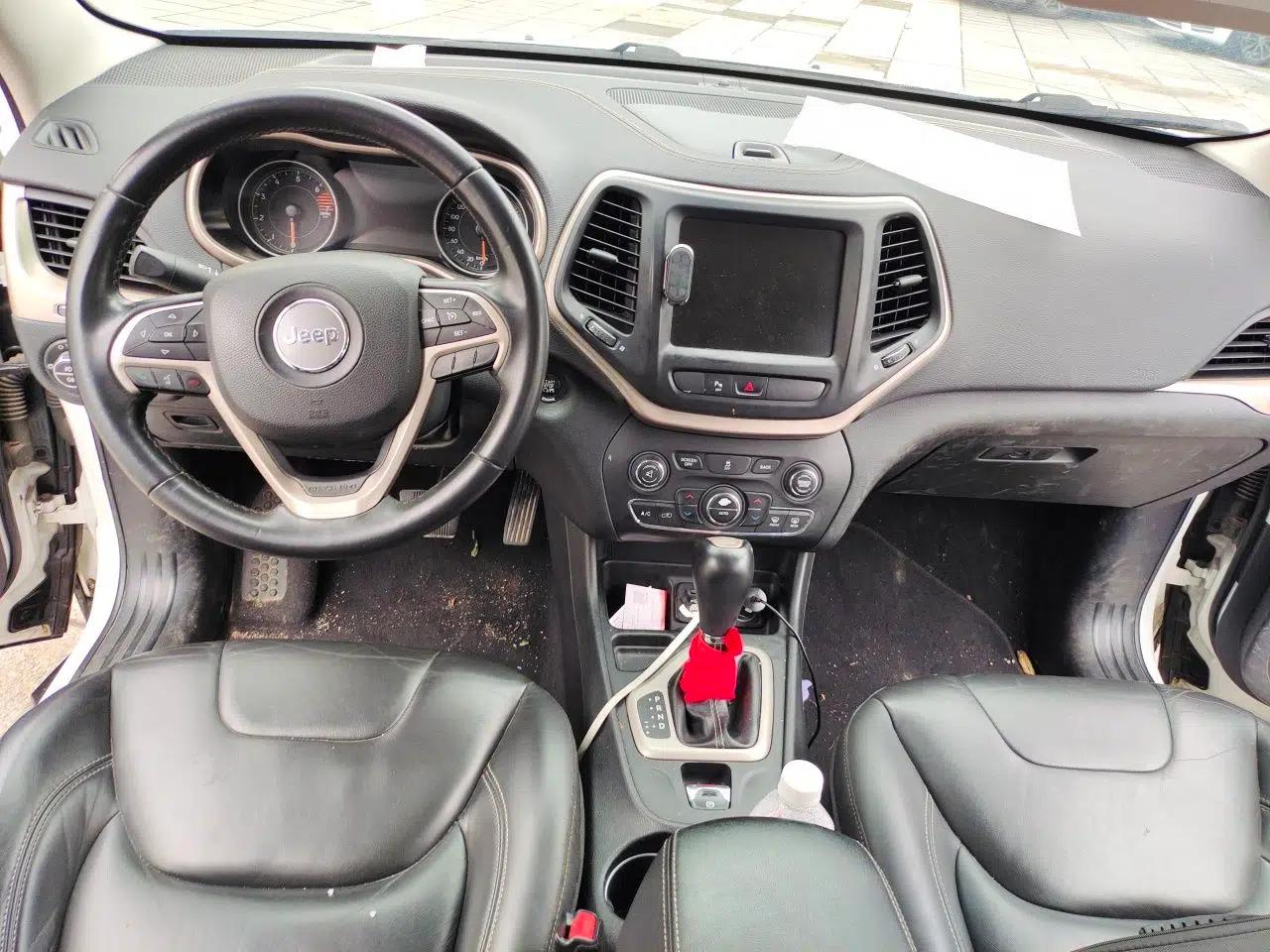Jeep Cherokee 2016 2.0L Superior Edition — миниатюра 10