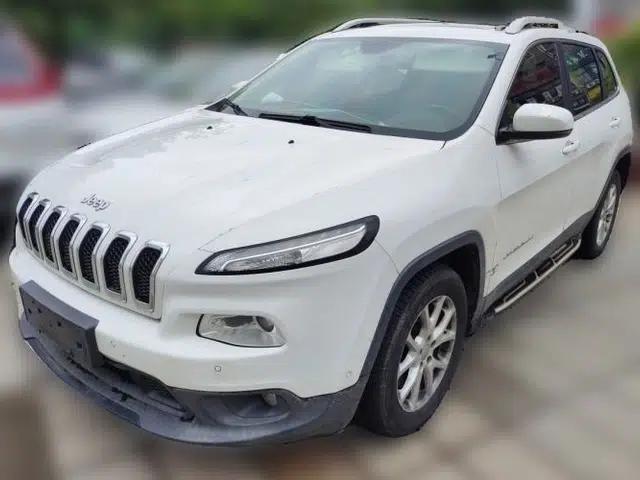 Jeep Cherokee 2016 2.0L Superior Edition