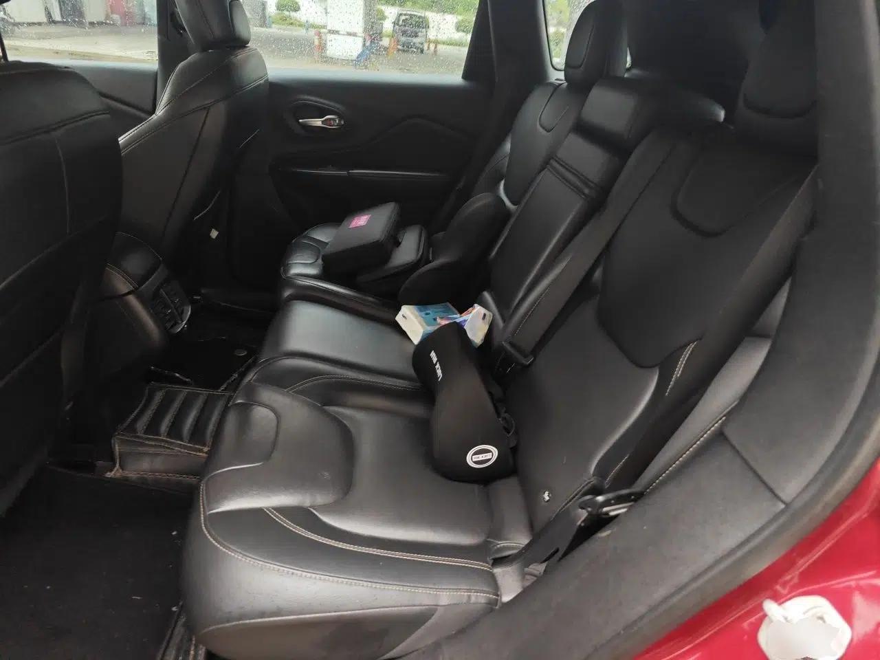 Jeep Cherokee 2016 2.4L Leading Smart Version — миниатюра 18