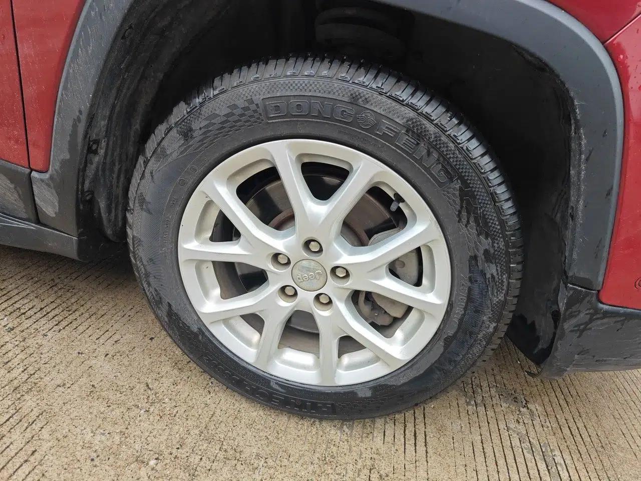 Jeep Cherokee 2016 2.4L Leading Smart Version — миниатюра 8