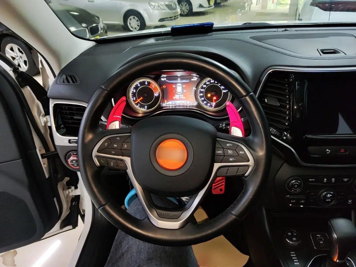 Jeep Cherokee 2019 2.0T Two-Wheel Drive Smart Enjoyment Version China V — миниатюра 14