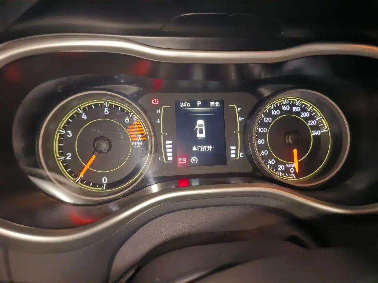 Jeep Cherokee 2016 2.4L Professional Edition — миниатюра 12