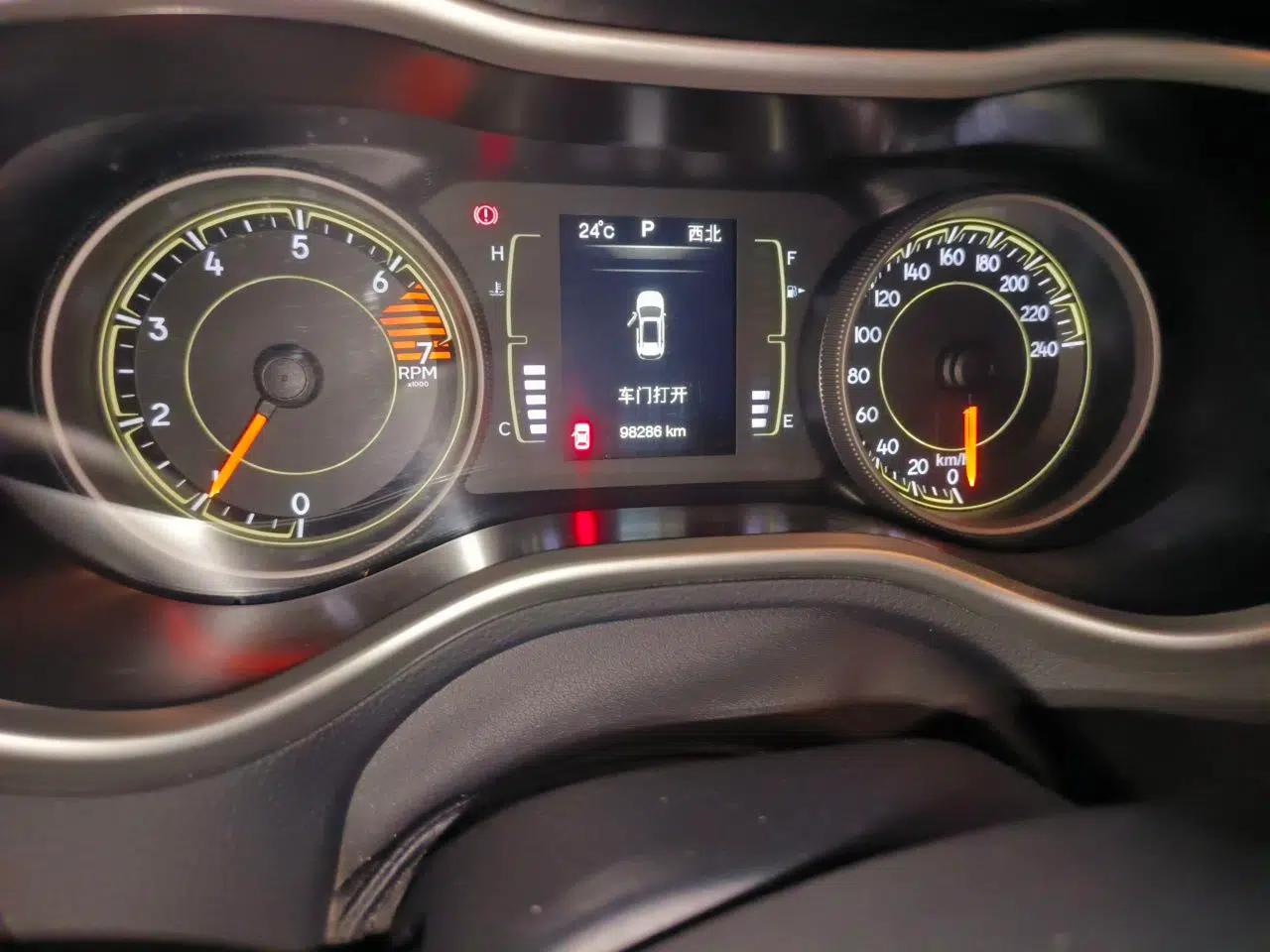 Jeep Cherokee 2016 2.4L Professional Edition — миниатюра 13