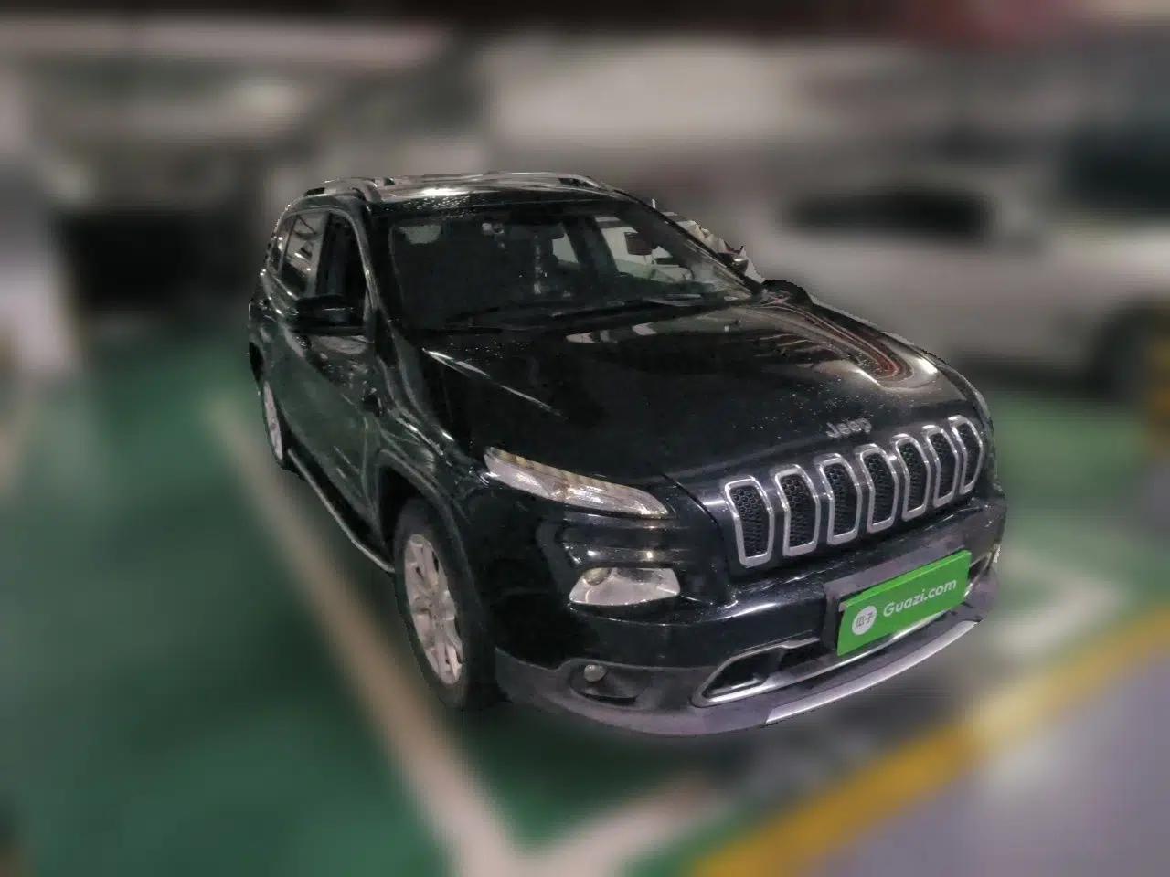Jeep Cherokee 2016 2.4L Professional Edition — миниатюра 3