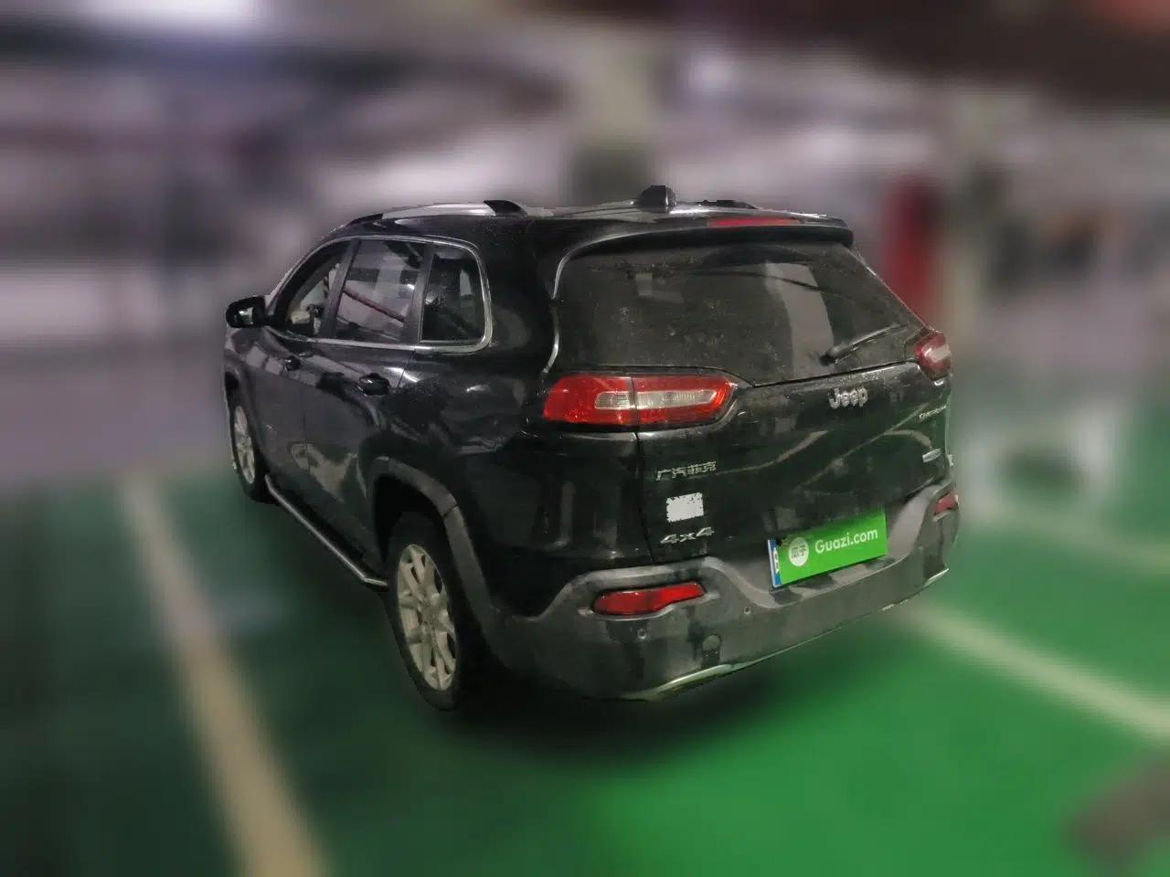 Jeep Cherokee 2016 2.4L Professional Edition — миниатюра 4