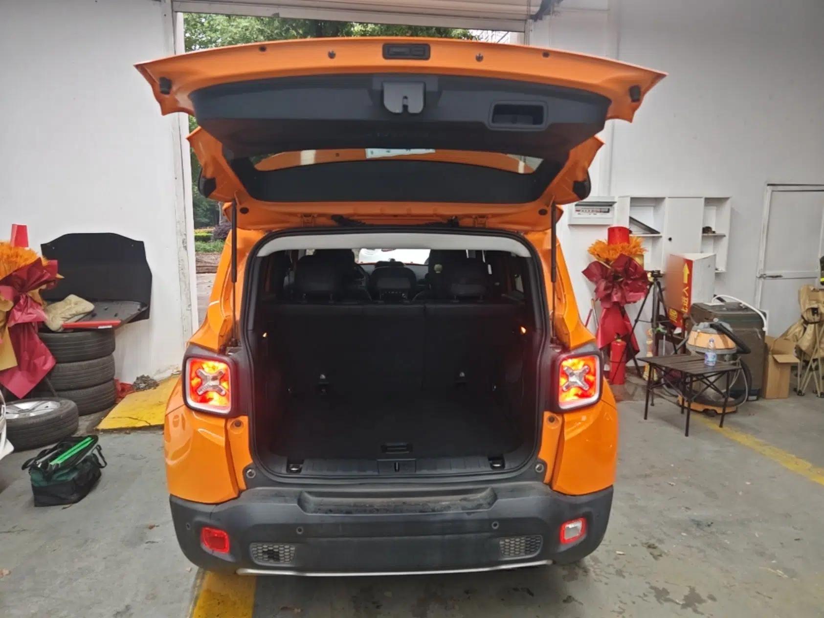 Jeep Renegade 2016 1.4T Automatic Smart Edition — миниатюра 22