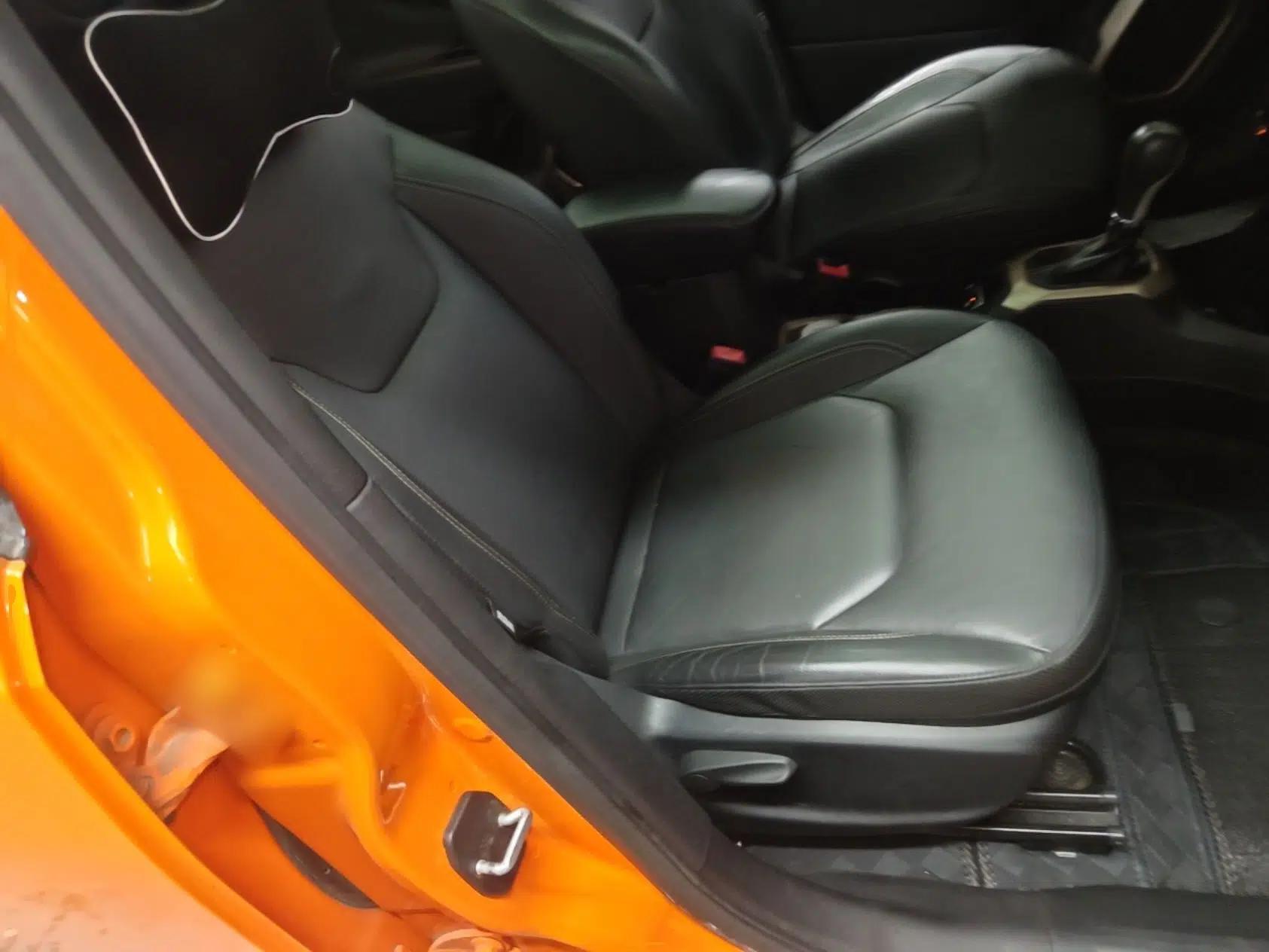 Jeep Renegade 2016 1.4T Automatic Smart Edition — миниатюра 23