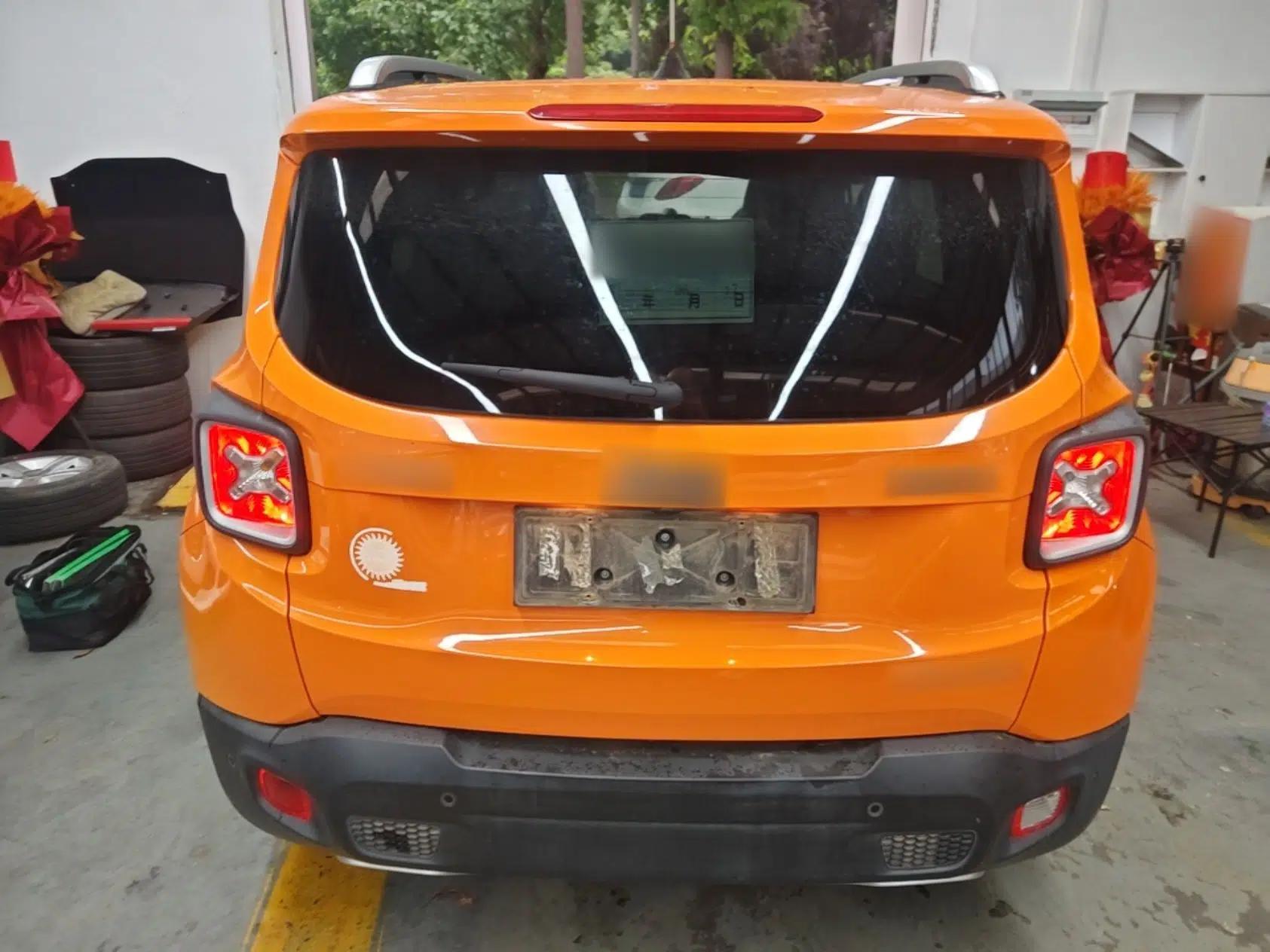 Jeep Renegade 2016 1.4T Automatic Smart Edition — миниатюра 5